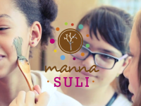 Manna suli iskolás lányok számára