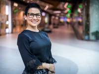 Egy büszke anyuka is áll a Power Fruit vitaminital és az Absolute Live sportital mögött