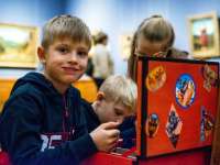 Felfedező hátizsák és utazóbőrönd - Gyerekkel a múzeumban